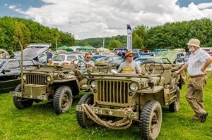 WOND_History_WWII_Jeeps_300x199.jpg